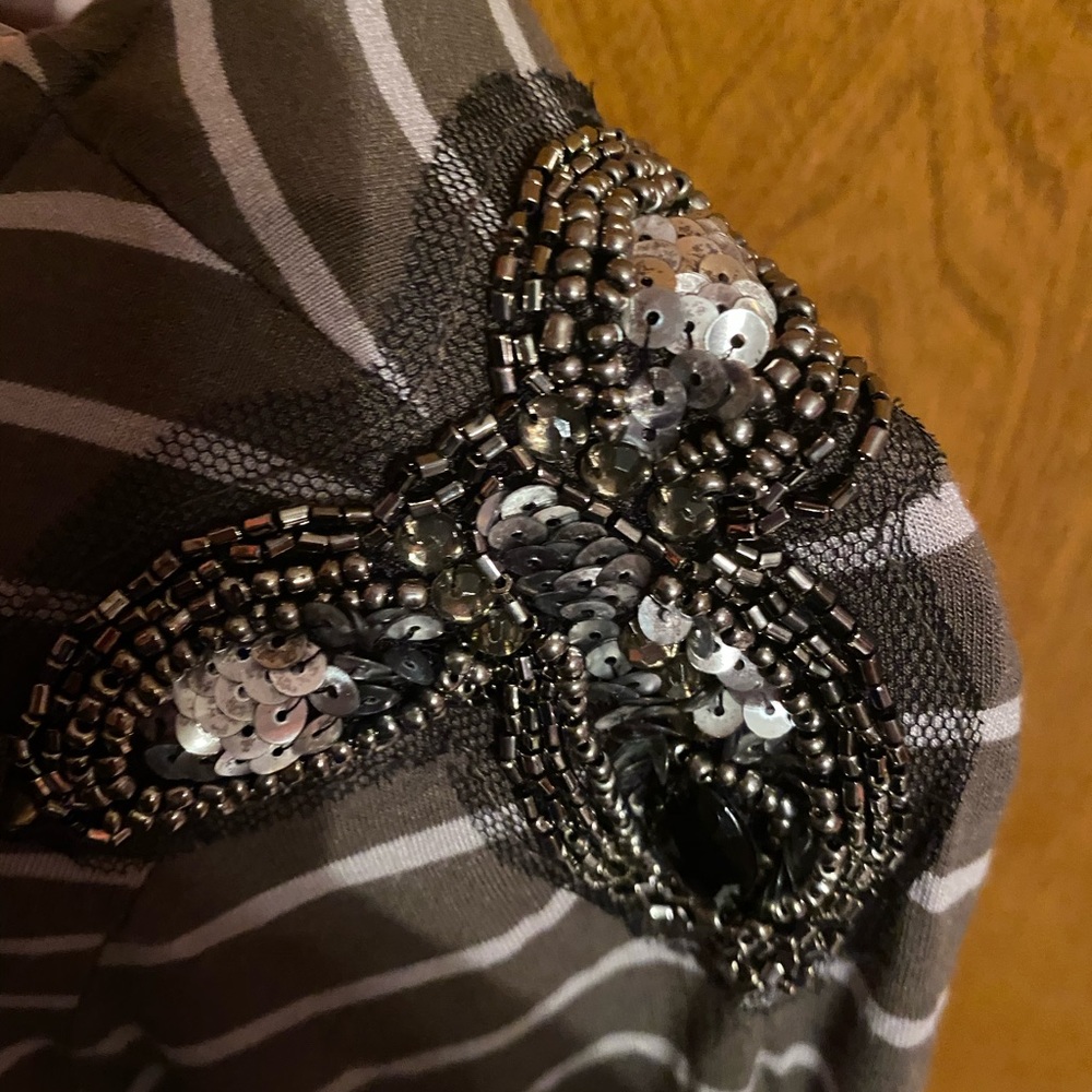 Beaded shoulder long sleeve